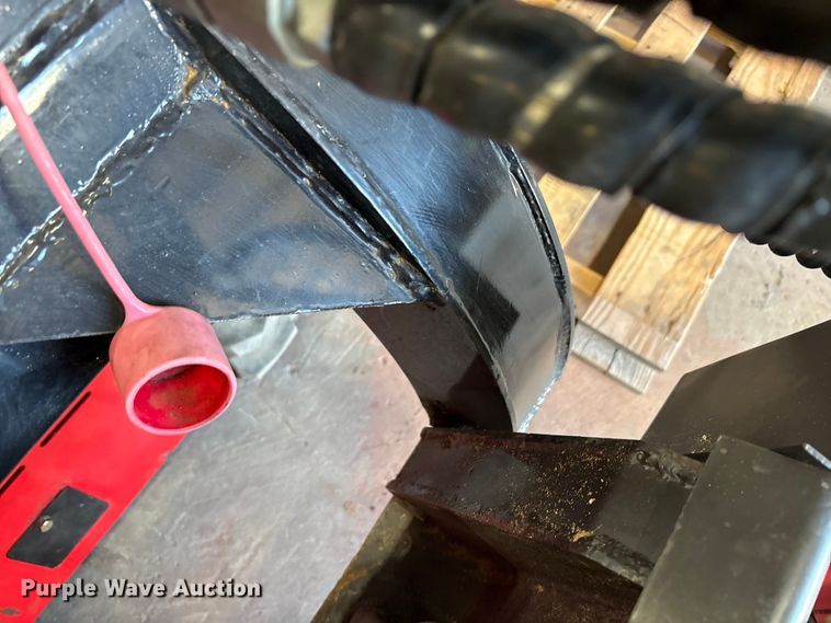 image for item EU0100 2023 Diggit SCL850 compact utility loader