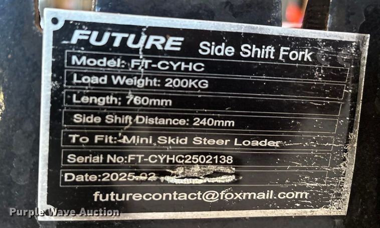 image for item EU0100 2023 Diggit SCL850 compact utility loader