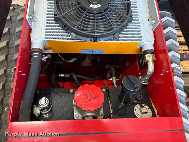 image for item EU0100 2023 Diggit SCL850 compact utility loader