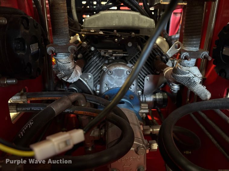 image for item EU0100 2023 Diggit SCL850 compact utility loader