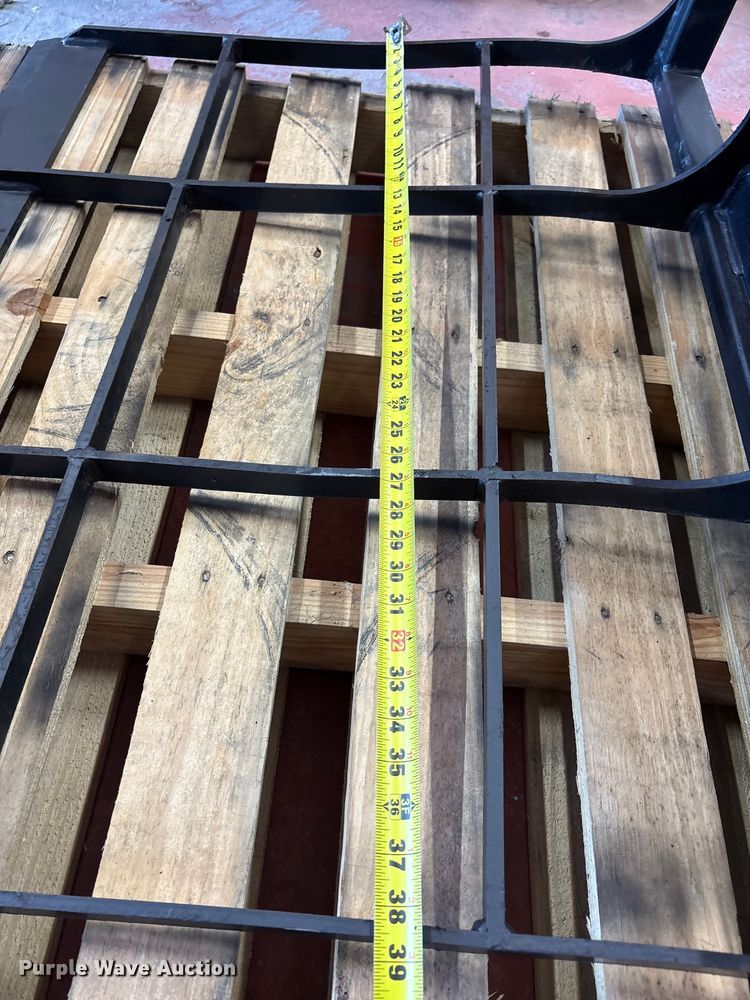 image for item EU0100 2023 Diggit SCL850 compact utility loader