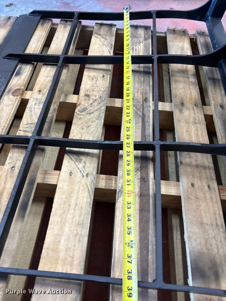 image for item EU0100 2023 Diggit SCL850 compact utility loader