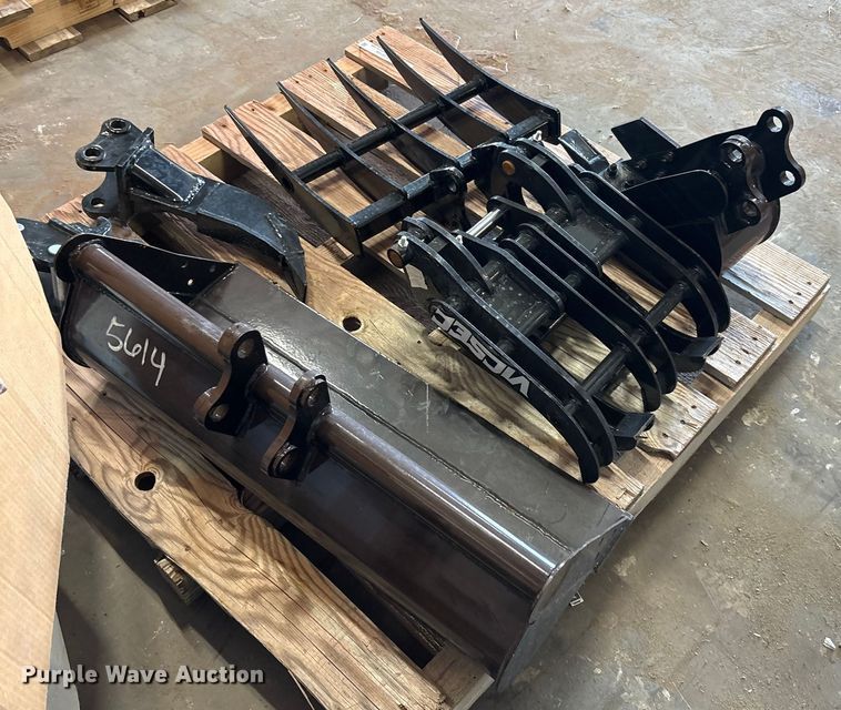 image for item EU0104 Mini excavator attachments