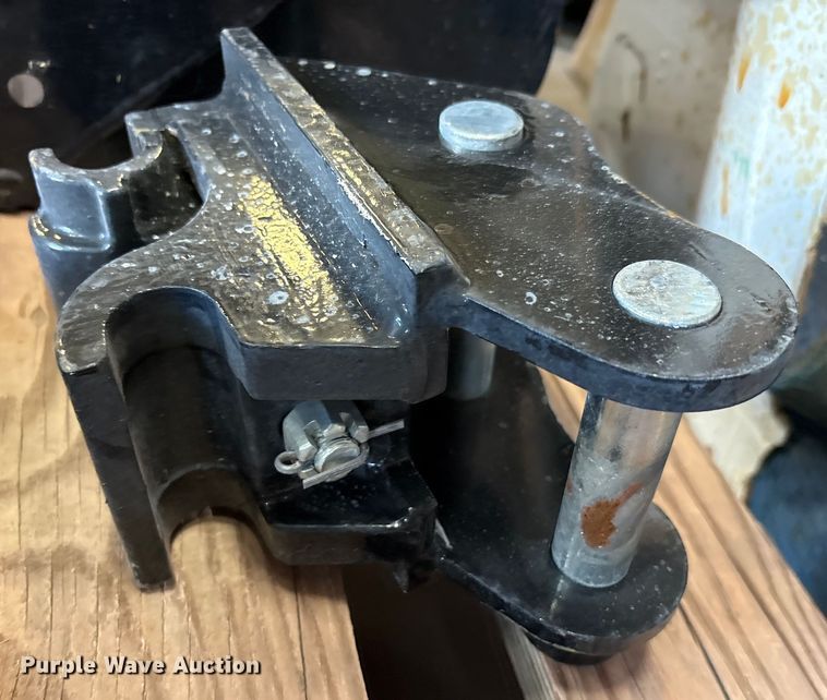 image for item EU0104 Mini excavator attachments