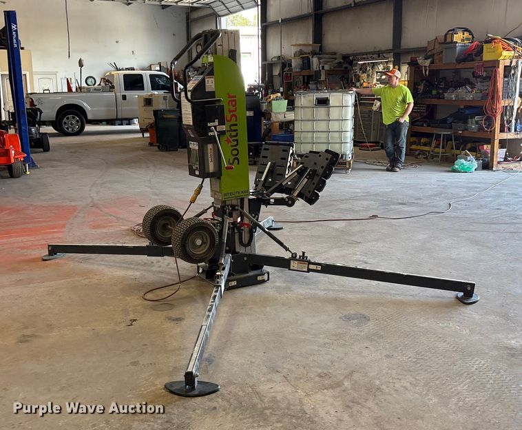 image for item EU0106 Right light K65 quad pod light plant