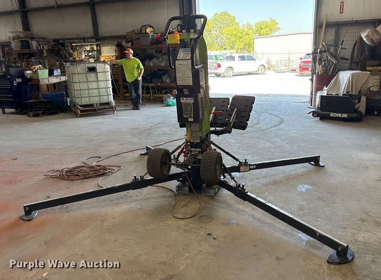 image for item EU0106 Right light K65 quad pod light plant