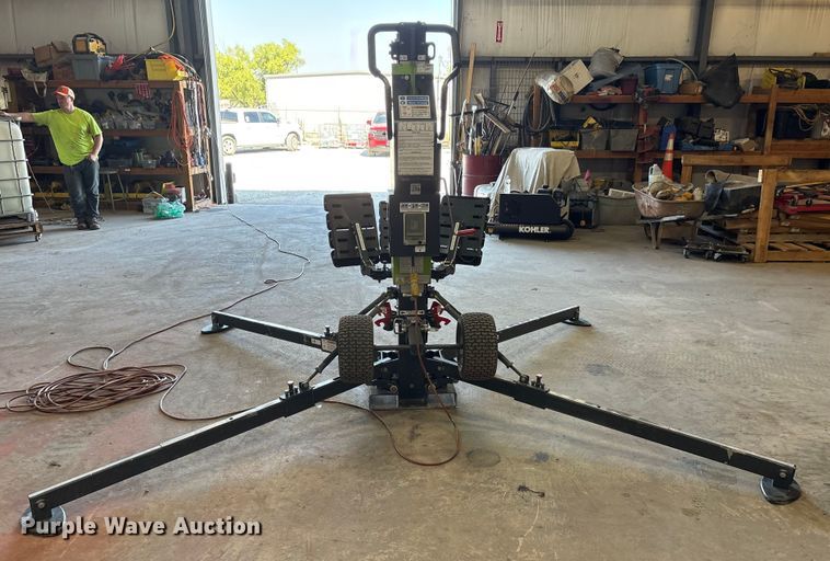 image for item EU0106 Right light K65 quad pod light plant