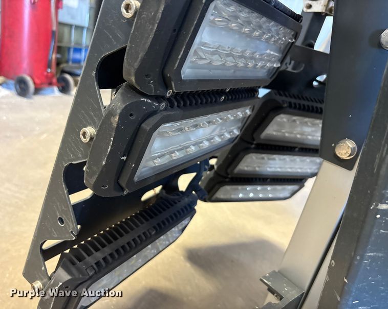 image for item EU0106 Right light K65 quad pod light plant