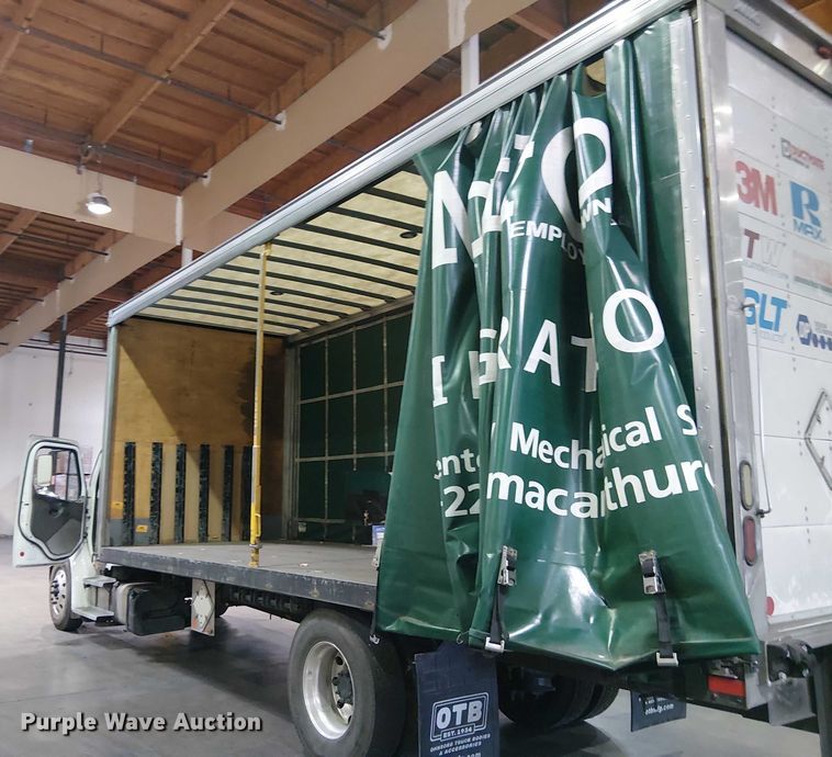 image for item EU2508 2018 Freightliner M2 side curtain box truck