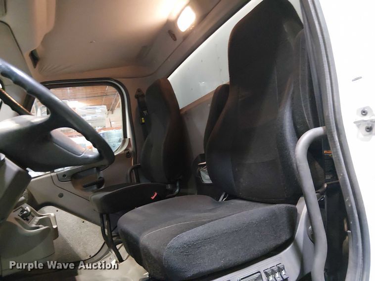 image for item EU2508 2018 Freightliner M2 side curtain box truck