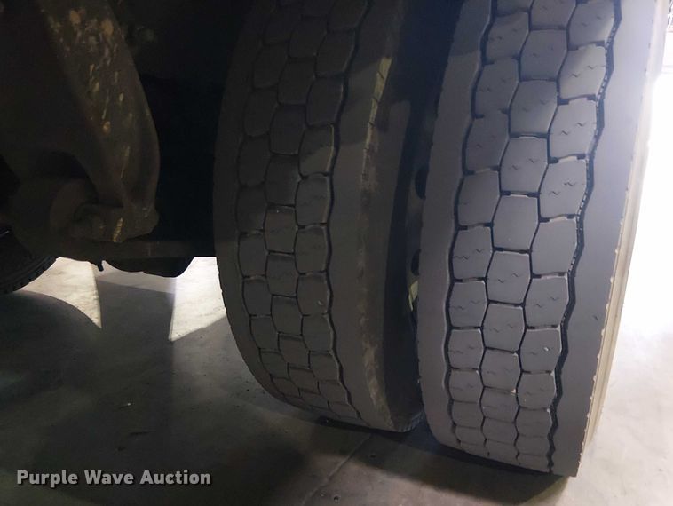 image for item EU2508 2018 Freightliner M2 side curtain box truck