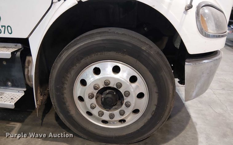 image for item EU2508 2018 Freightliner M2 side curtain box truck