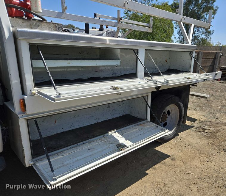 image for item EU2530 2016 Ford F450 Super Duty XL utility / service truck