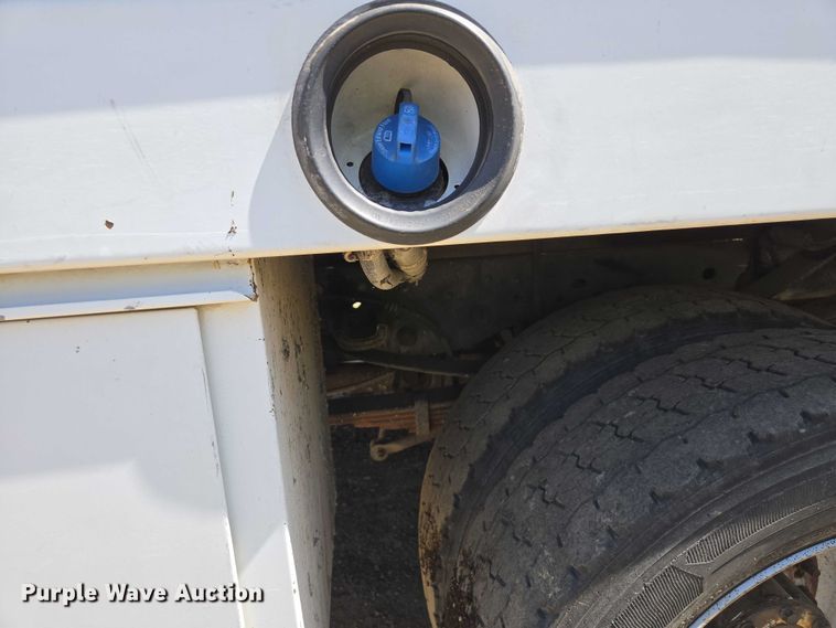 image for item EU2530 2016 Ford F450 Super Duty XL utility / service truck