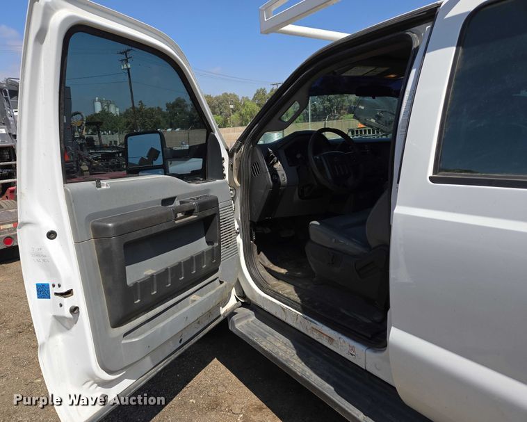 image for item EU2530 2016 Ford F450 Super Duty XL utility / service truck