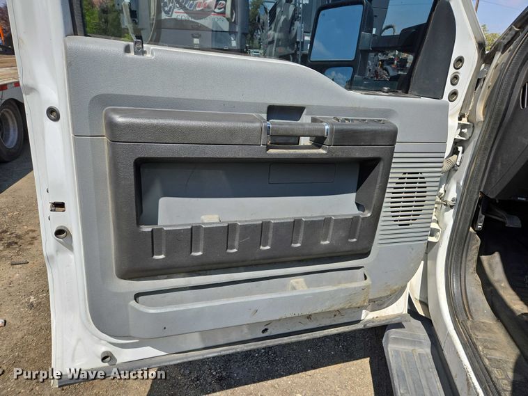 image for item EU2530 2016 Ford F450 Super Duty XL utility / service truck