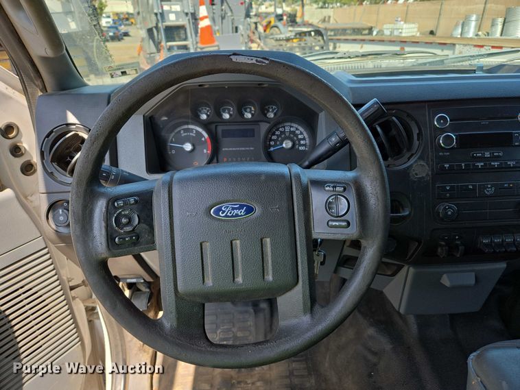 image for item EU2530 2016 Ford F450 Super Duty XL utility / service truck