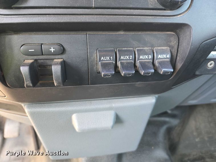 image for item EU2530 2016 Ford F450 Super Duty XL utility / service truck