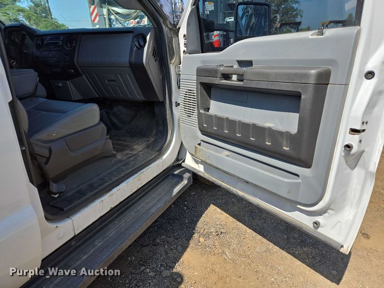 image for item EU2530 2016 Ford F450 Super Duty XL utility / service truck