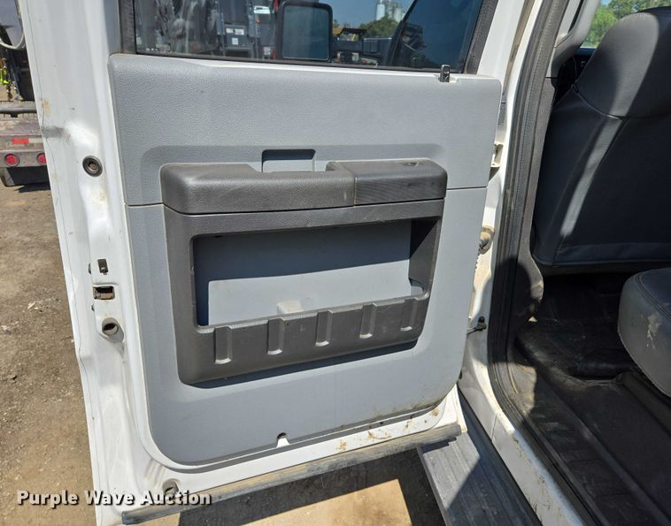 image for item EU2530 2016 Ford F450 Super Duty XL utility / service truck