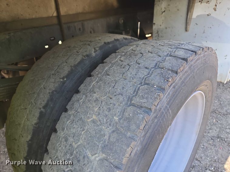 image for item EU2530 2016 Ford F450 Super Duty XL utility / service truck