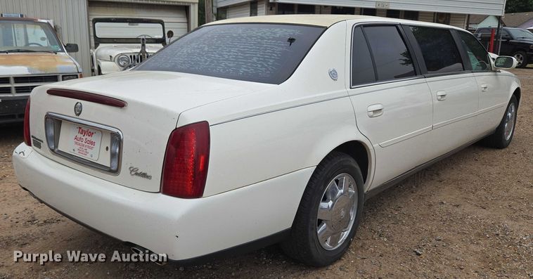 image for item EU3531 2000 Cadillac Krystal Koach Base limousine