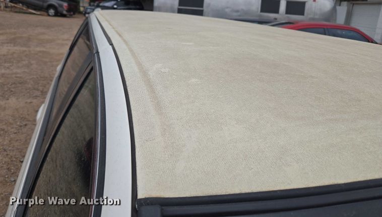 image for item EU3531 2000 Cadillac Krystal Koach Base limousine