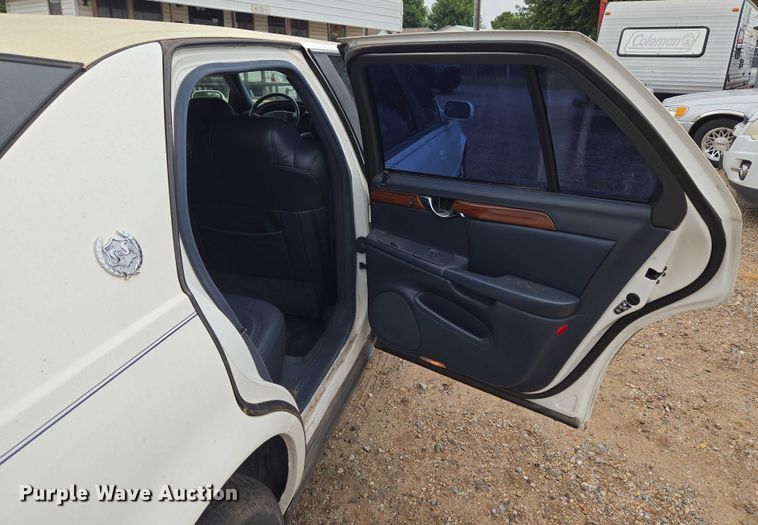 image for item EU3531 2000 Cadillac Krystal Koach Base limousine