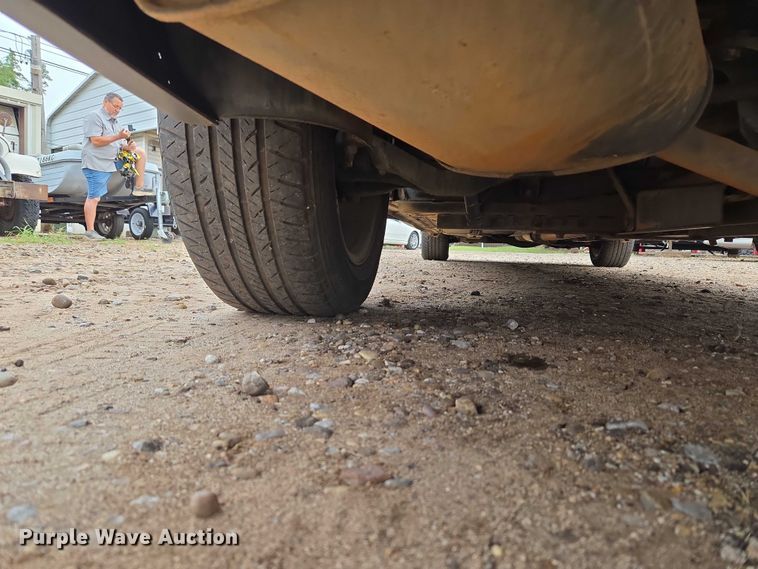 image for item EU3531 2000 Cadillac Krystal Koach Base limousine