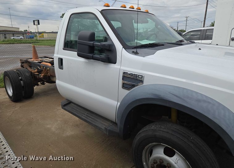 image for item EU3645 2008 Ford F450 Super Duty truck cab and chassis