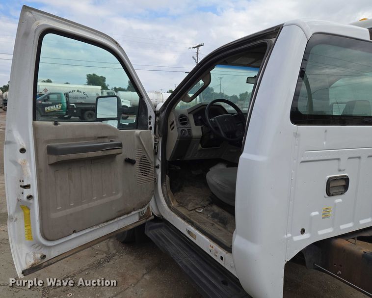 image for item EU3645 2008 Ford F450 Super Duty truck cab and chassis