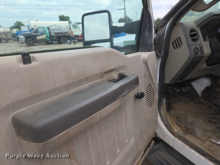 image for item EU3645 2008 Ford F450 Super Duty truck cab and chassis