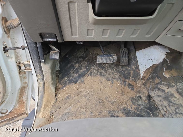 image for item EU3645 2008 Ford F450 Super Duty truck cab and chassis