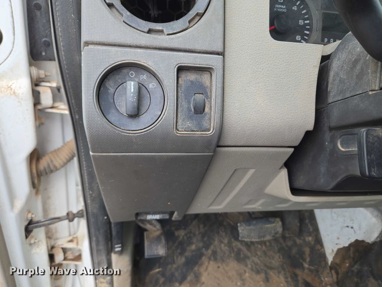 image for item EU3645 2008 Ford F450 Super Duty truck cab and chassis