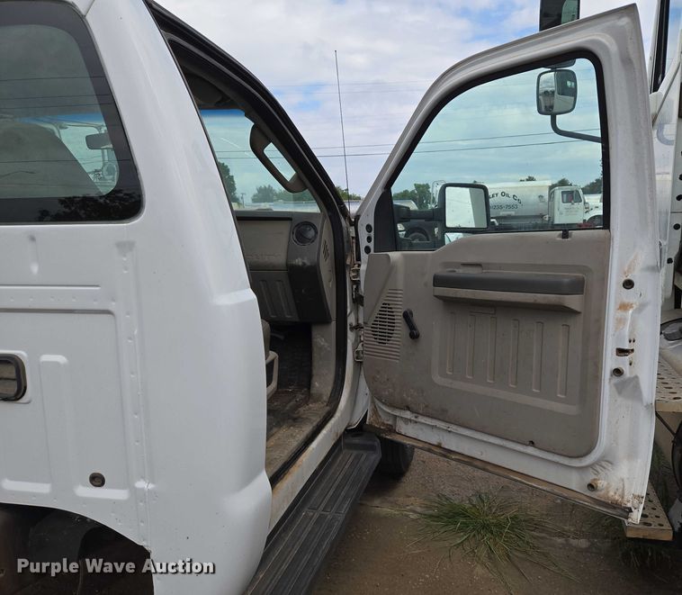 image for item EU3645 2008 Ford F450 Super Duty truck cab and chassis