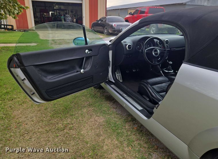image for item EU3670 2003 Audi TT convertible