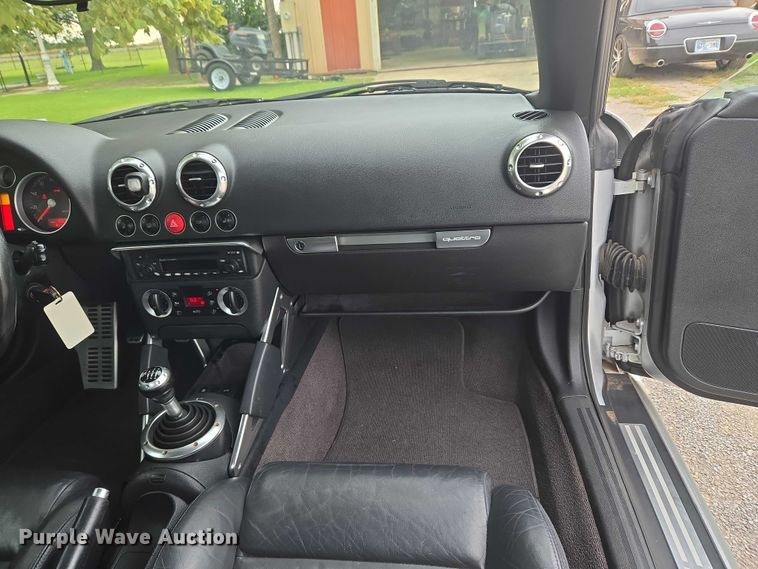 image for item EU3670 2003 Audi TT convertible