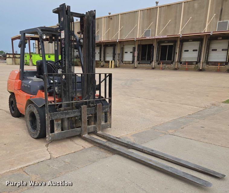 image for item EU3696 Toyota 7FDU35 forklift