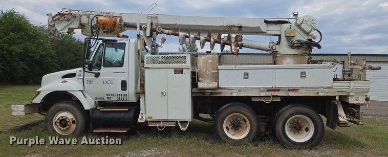 image for item EU3699 2003 International 7400 digger derrick truck