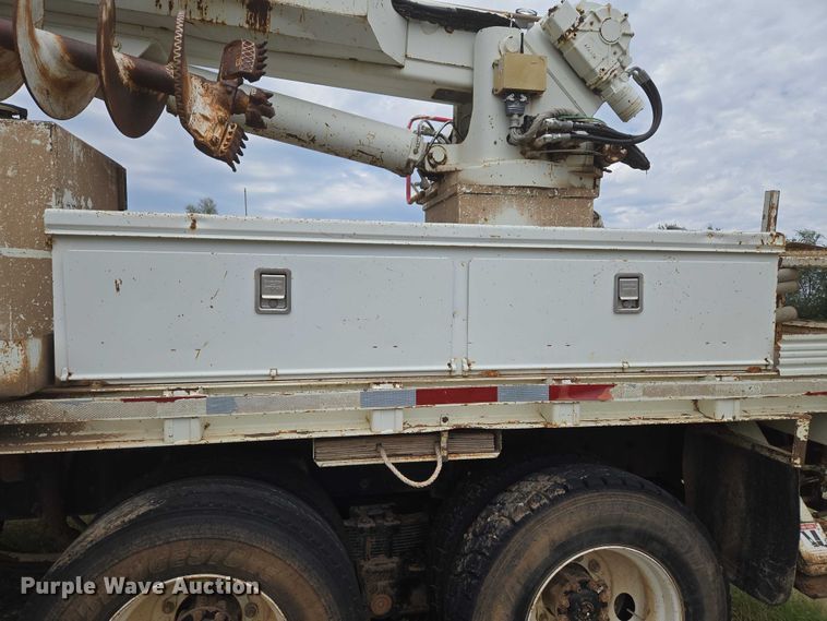 image for item EU3699 2003 International 7400 digger derrick truck