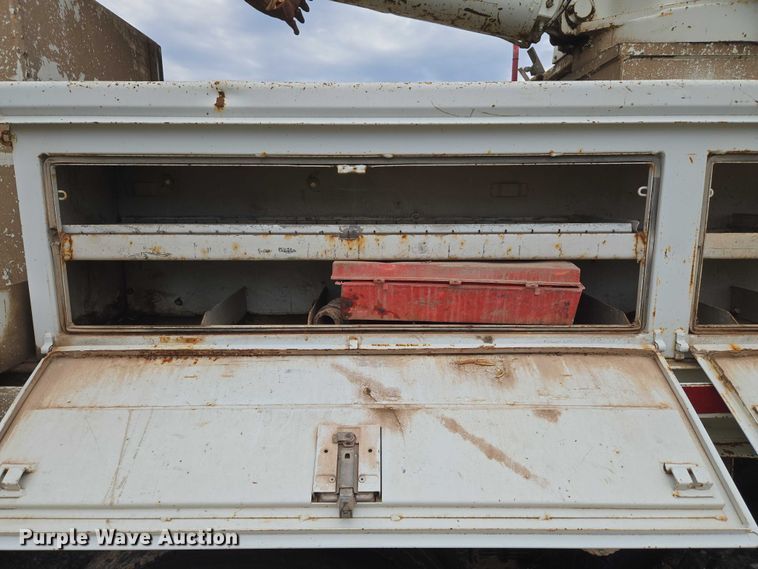 image for item EU3699 2003 International 7400 digger derrick truck