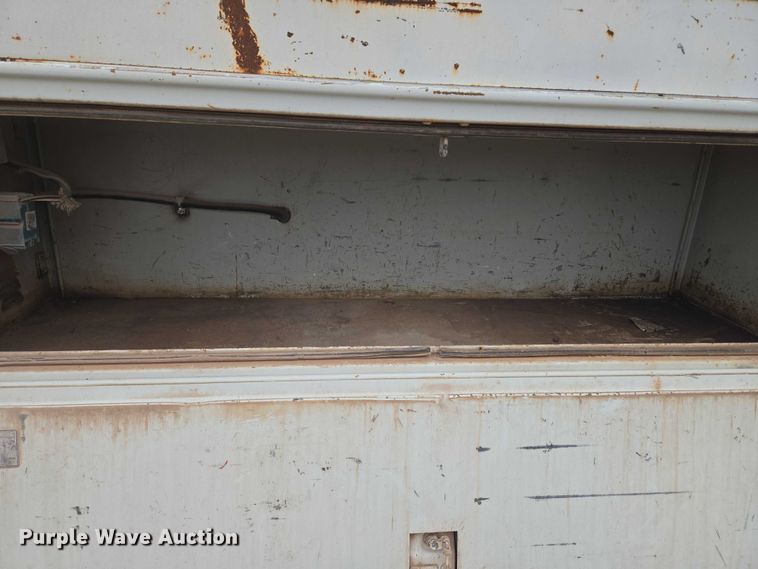 image for item EU3699 2003 International 7400 digger derrick truck