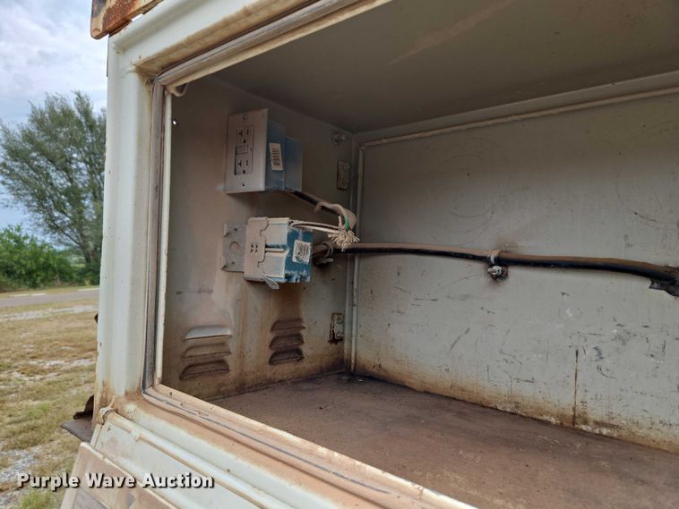 image for item EU3699 2003 International 7400 digger derrick truck