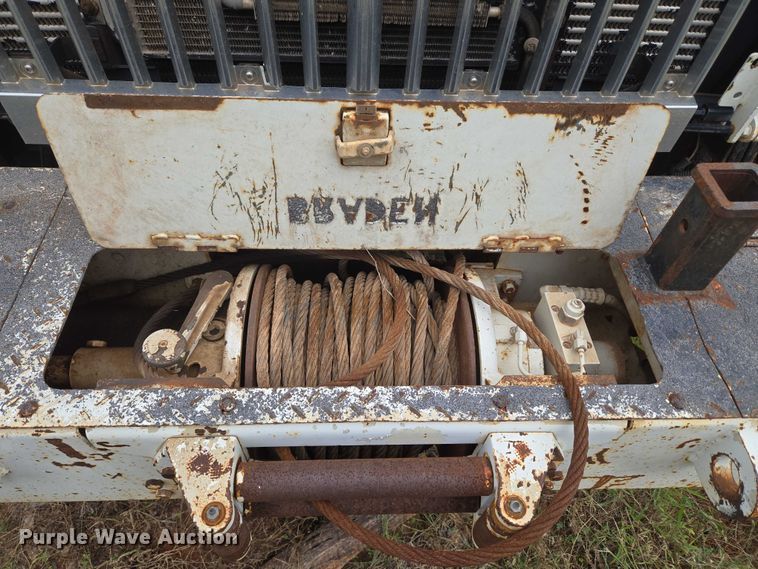 image for item EU3699 2003 International 7400 digger derrick truck