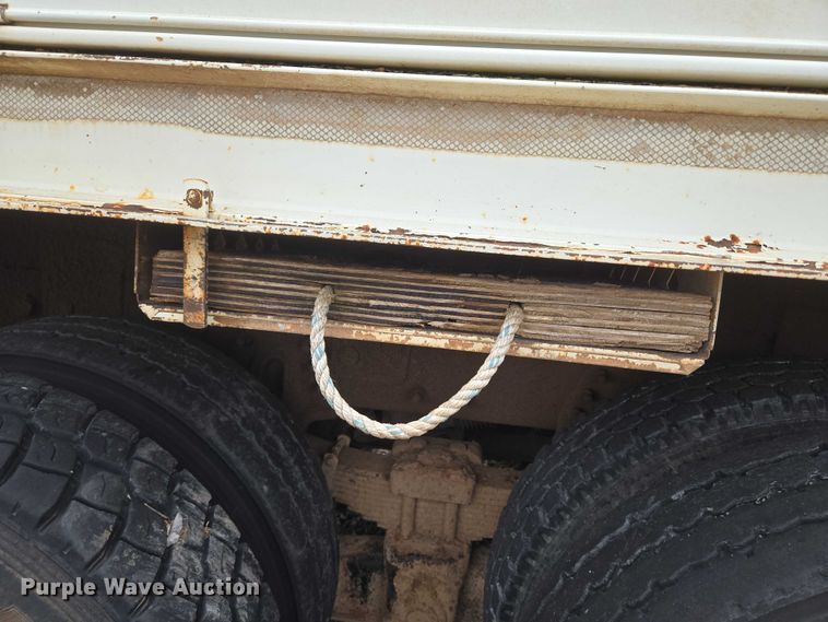 image for item EU3699 2003 International 7400 digger derrick truck