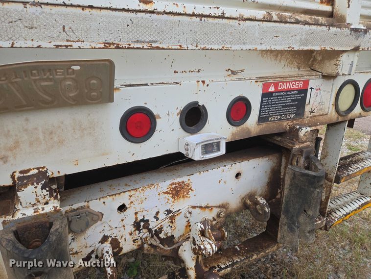 image for item EU3699 2003 International 7400 digger derrick truck