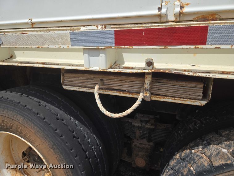 image for item EU3699 2003 International 7400 digger derrick truck