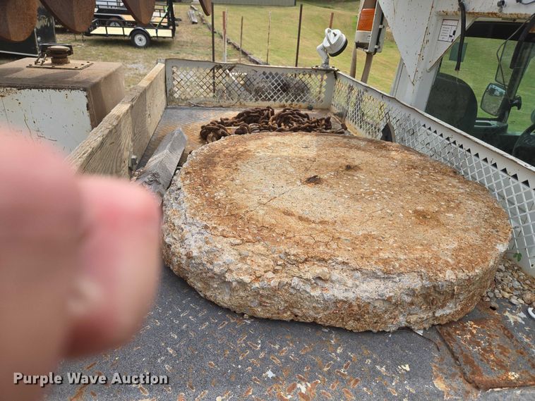 image for item EU3699 2003 International 7400 digger derrick truck