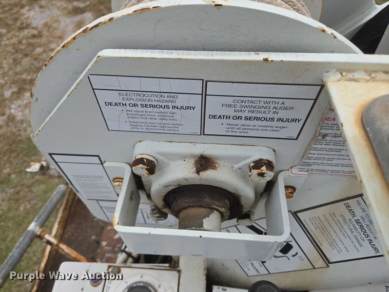 image for item EU3699 2003 International 7400 digger derrick truck