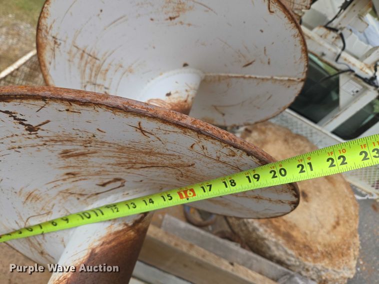 image for item EU3699 2003 International 7400 digger derrick truck